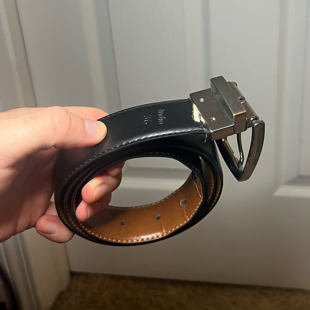 Steve Madden Reversible Black & Brown Leather Belt with Silver Buckle - Picture 2 of 8